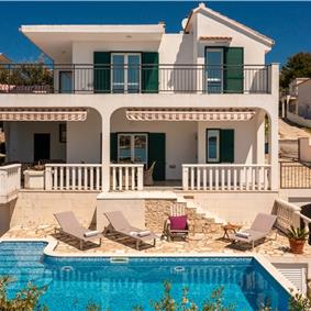 4 Bedroom Villa with Pool near Milna, Brac Island Sleeps 8 